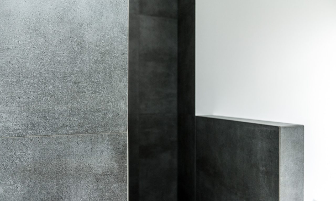 Betonlook tegels badkamer Nijkerk